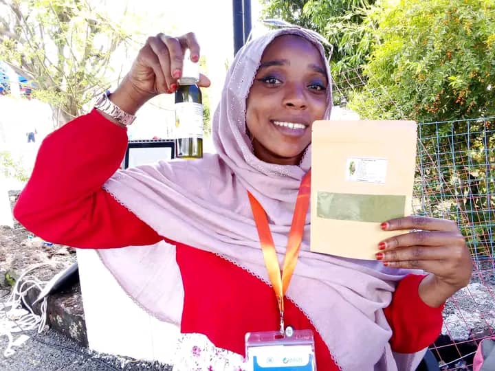image Fatima Hamidou Bacar dans la transformation de Moringua